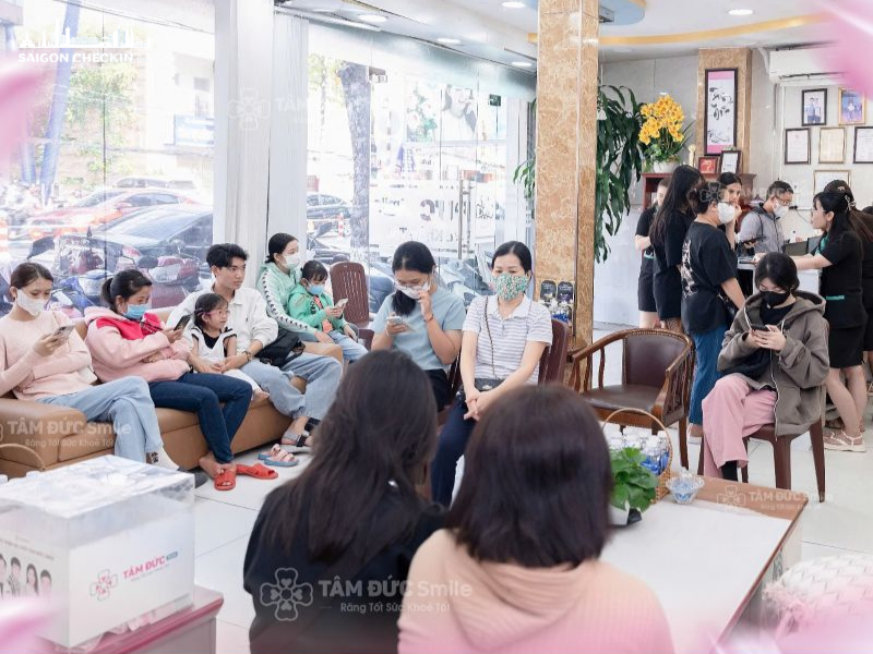 top-nha-khoa-uy-tin-tphcm-implant-nieng-rang-boc-su-1