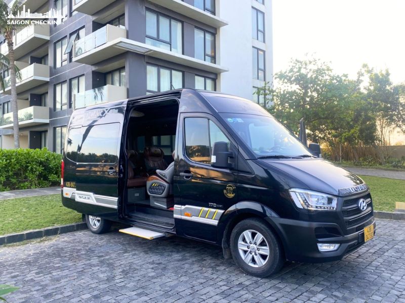 thue-xe-du-lich-tai-tphcm-1