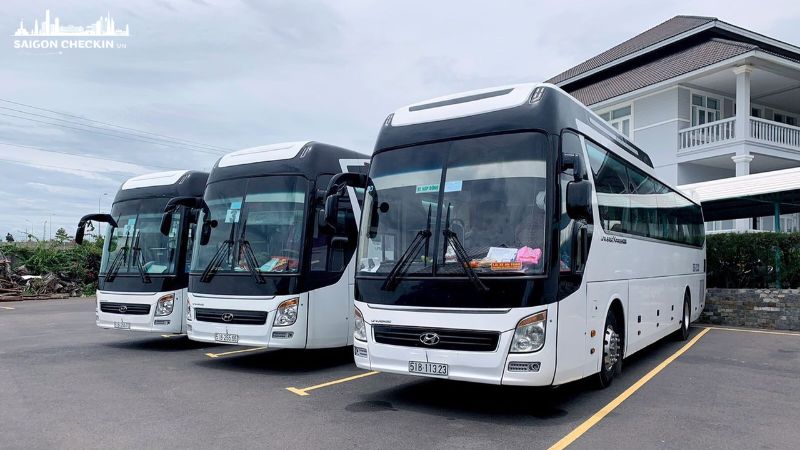 thue-xe-du-lich-tai-tphcm-3