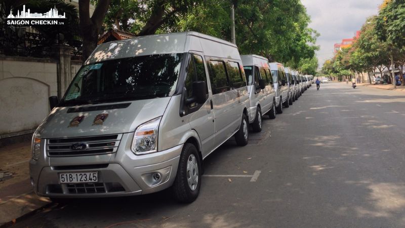 thue-xe-du-lich-tai-tphcm-4