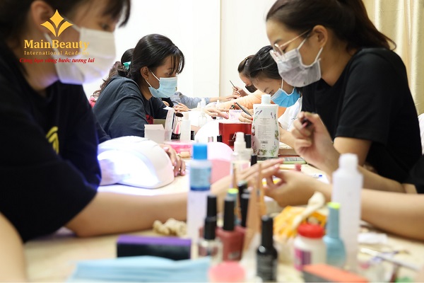 danh-sach-dia-chi-dao-tao-nghe-nail-tpchm-uy-tin-chuyen-nghiep-4