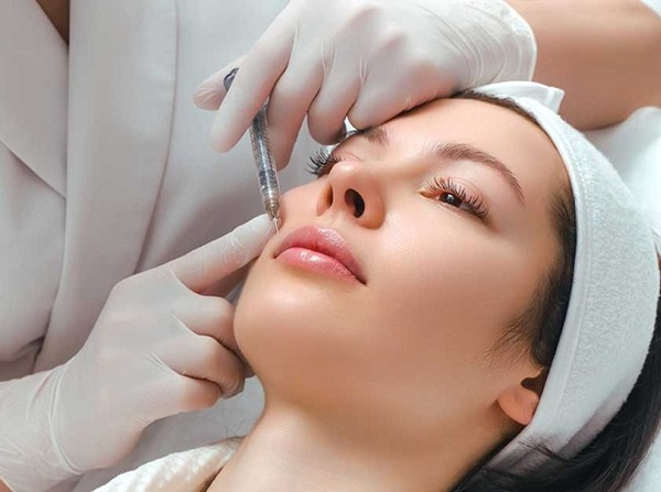 Liệu trình căng bóng da tại Midu Spa sử dụng dưỡng chất hỗ trợ cấp ẩm sâu và phục hồi làn da