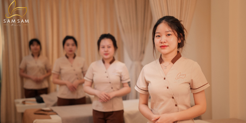Đội ngũ Sam Sam Beauty tại chi nhánh Tân Phú