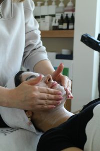 Ảnh minh họa chăm sóc da mặt tại spa - Little Garden Spa Tân Bình