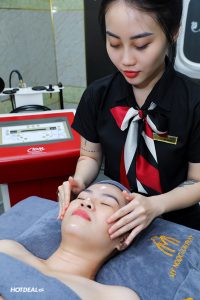 Mỹ Ngọc Spa thực hiện chăm sóc da tại Quận 9