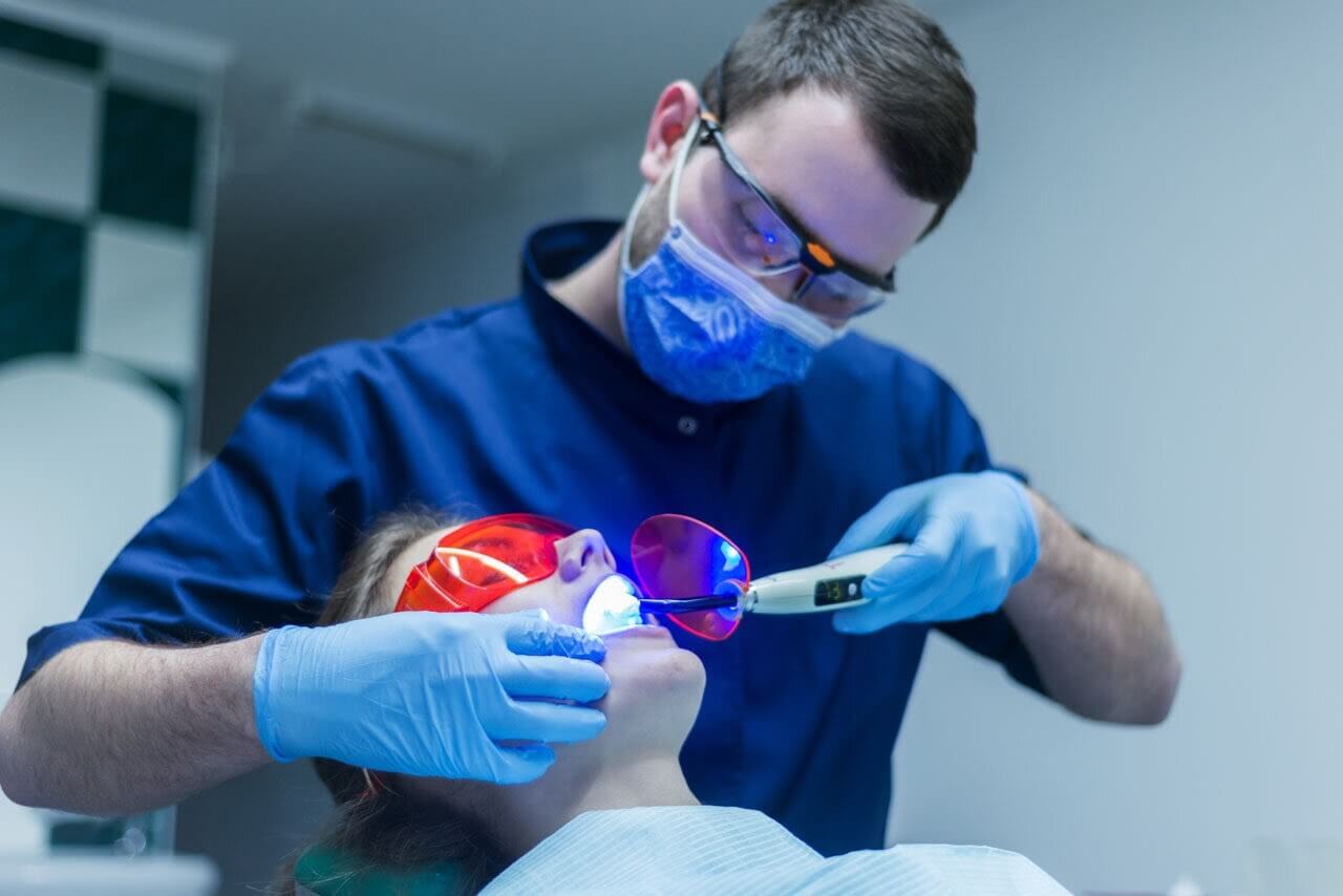 Tẩy trắng răng Laser Whitening tại Nha Khoa Kim Quận 7